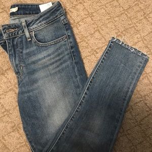 Levi’s High Rise Skinny jeans